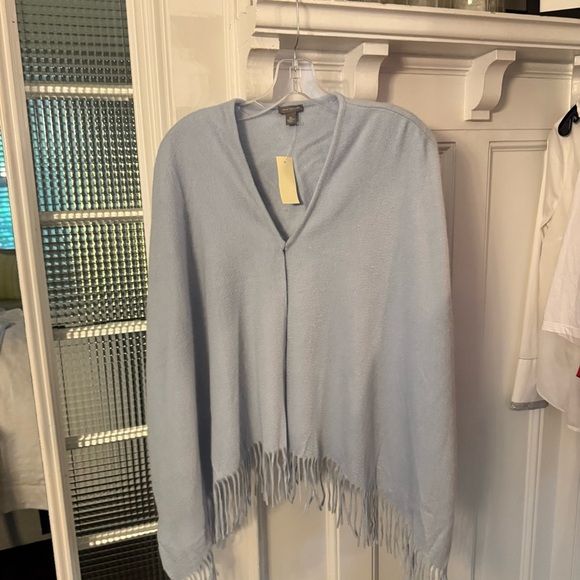 Ann Taylor Light Blue 100% CASHMERE Shawl Wrap Fringed Hook Closure Sz M/L NWT - Picture 3 of 8